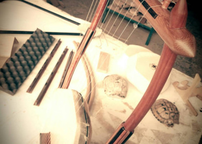 La Lira de Apolo – Lira Griega Antigua (Chelys – 11 o 13 cuerdas) – Alta calidad de instrumentos musicales artesanales - es.luthieros.com