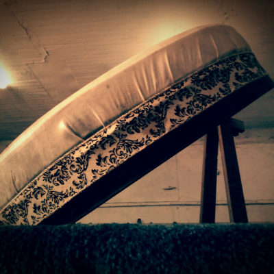 Bendir (Premium) – tamaño grande – tambor del Antiguo Egipto– Fabricado artesanalmente – caja de resonancia de madera y membrana de cuero – con sistema de afinación de aire – es.luthieros.com